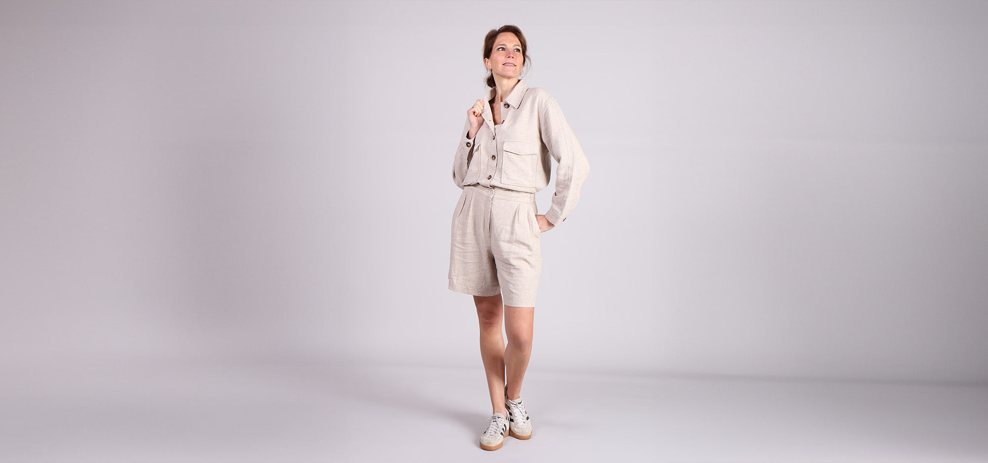 Linnen damesmode 2025: ontdek de nieuwste trends, van luchtige jurken tot stijlvolle blazers, en leer hoe je linnen perfect kunt stylen.