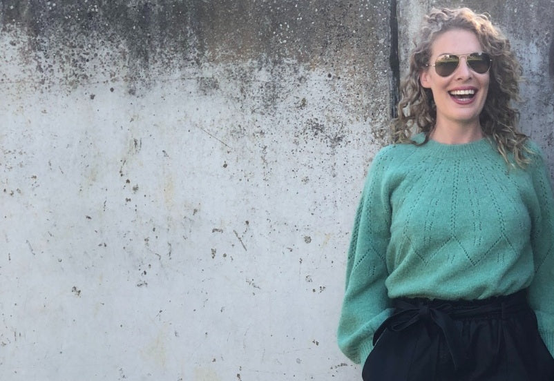 Online Fashion Boetiek Aniek I Een perfecte combi. De vegan leather short mag dit seizoen niet ontbreken in je garderobe. In onze collectie deze mooie zwarte vegan leather short van het merk FRNCH. De zwarte short is gemaakt van mooi imitatieleer.