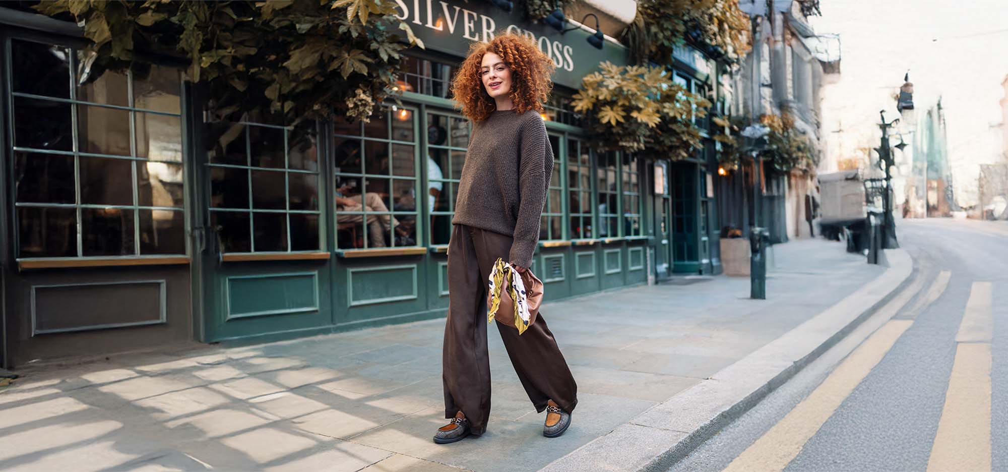 Trendkleuren damesmode herfst/winter 2025/2026: van bordeaux, emerald en plum tot navy, steel grey en beige. Ontdek stijlvolle looks bij Boetiek Aniek