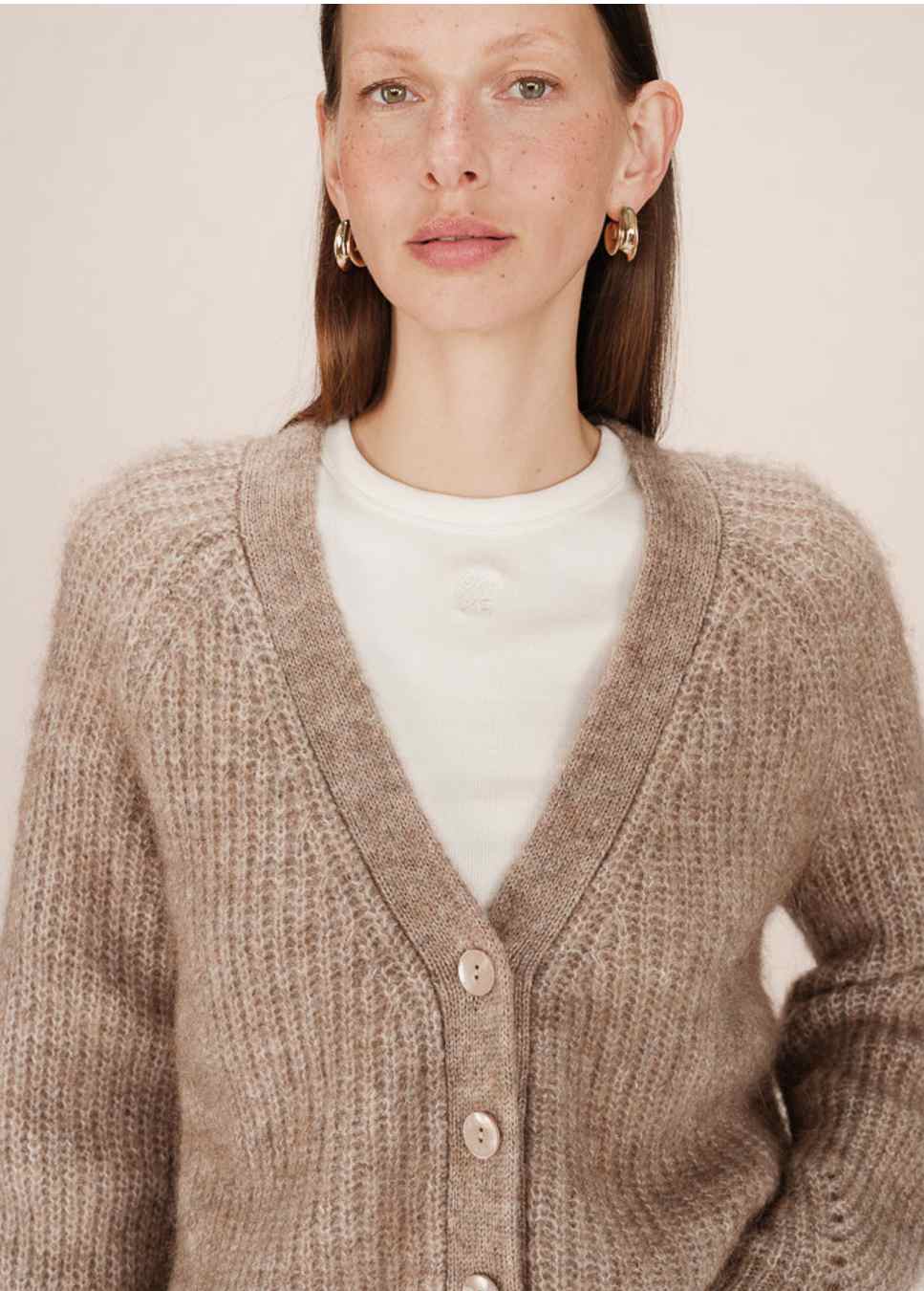 Grace en Mila Saluda gebreid vest beige van kleur