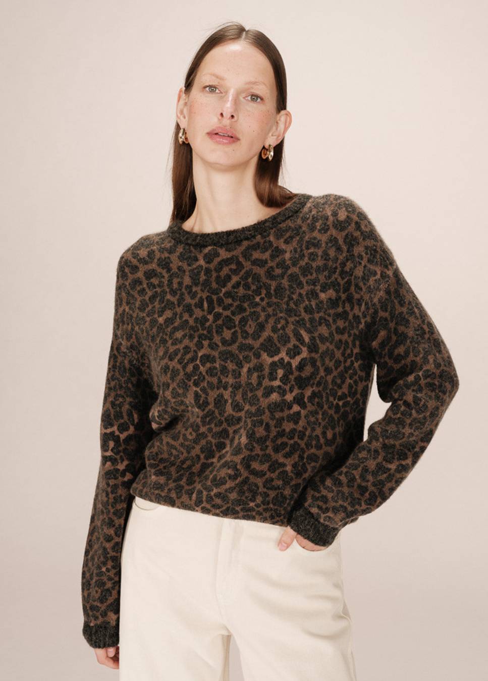 Grace & Mila trui santigold leopard print op model