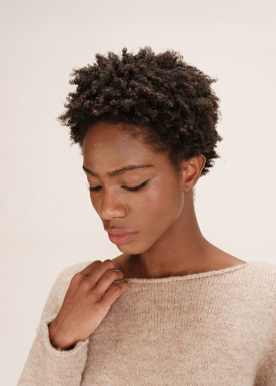 Grace & Mila Tamino trui wol beige detail model