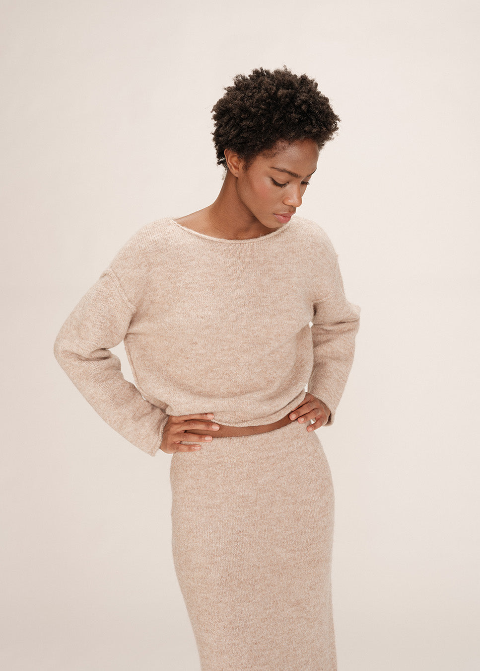 Grace & Mila Toundra midi-rok gebreid wol beige voorkant model detail rok met bijpassende trui