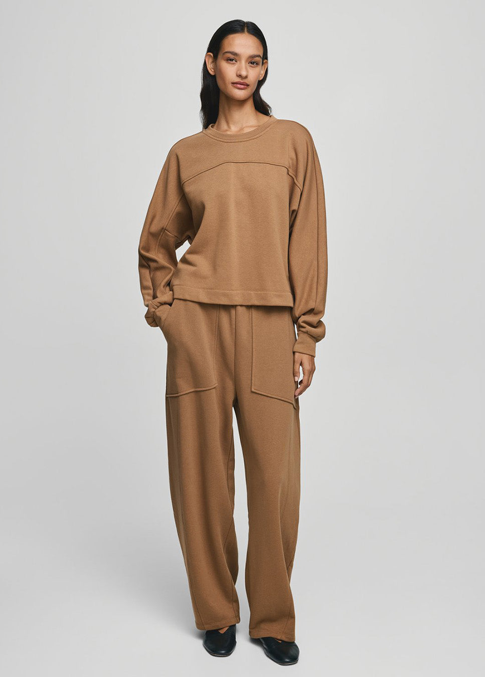 MSCH Copenhagen MSCHBriena Pocket Sweat Pants beige voorkant model met bijpassende trui