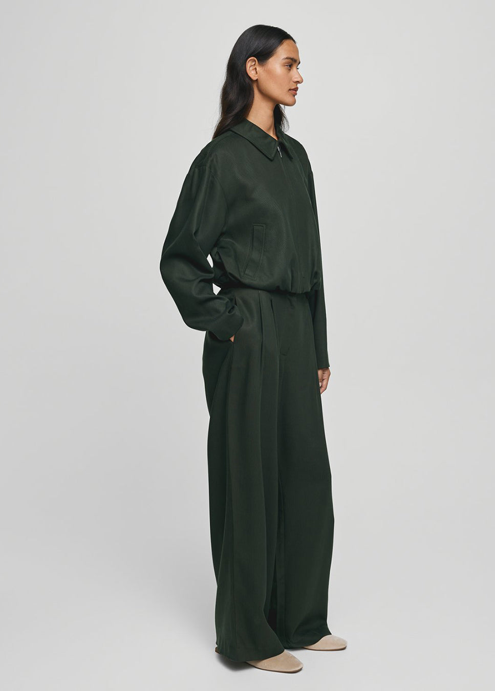 MSCH Copenhagen MSCHEsterika Pants wide-leg groen zijkant model met groen bijpassend jasje