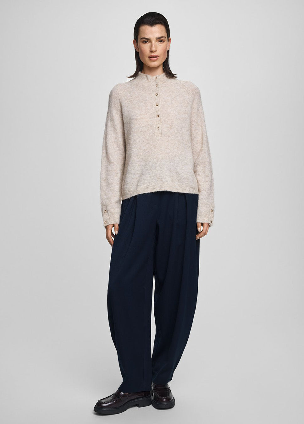 MSCH Copenhagen MSCHMilania Hope M trui wol beige voorkant model met blauwe pantalon