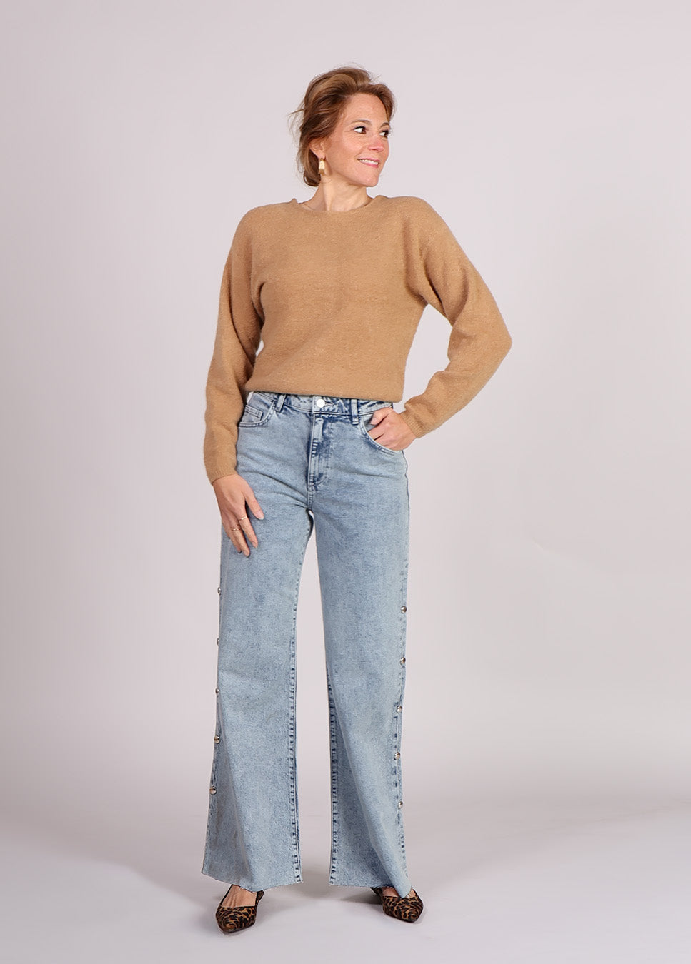 MSCH Copenhagen MSCHMilania Hope vest beige voorkant model met lichtblauwe jeans