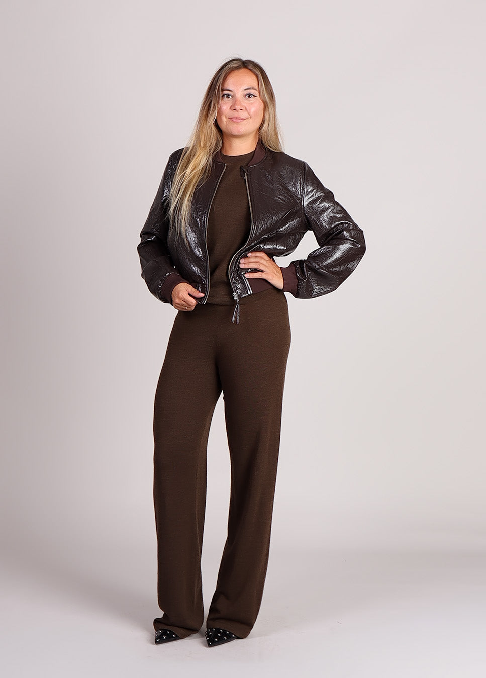 MSCH Copenhagen MSCHNema Avalina broek wol bruin voorkant model met leren bruine jas