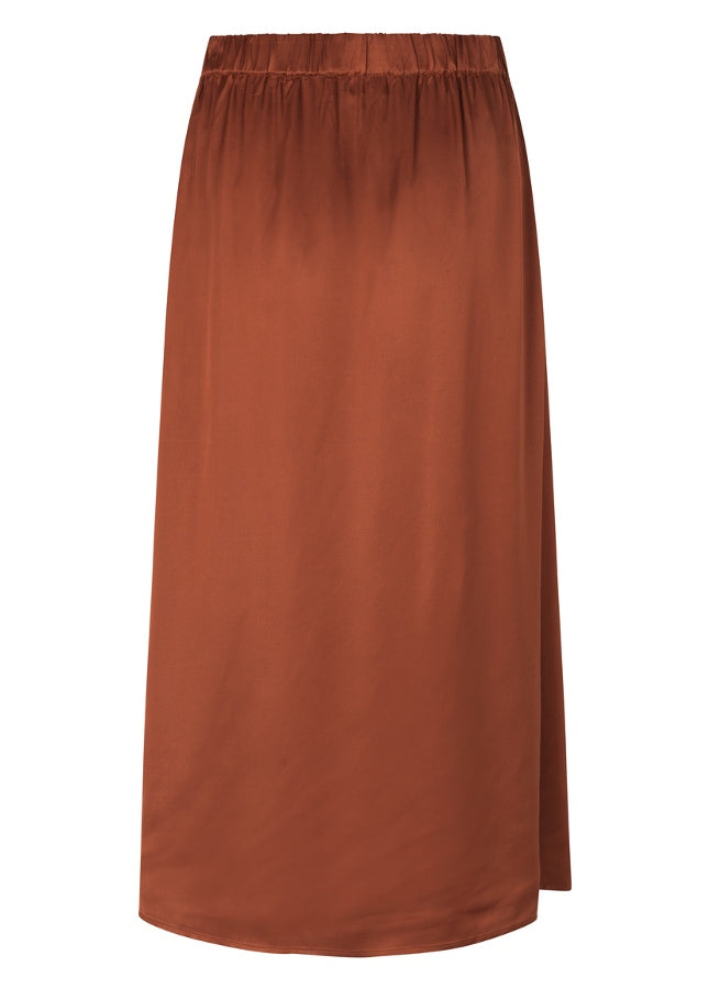 Maple satijnlook rok Flore van het merk Modstrom. De satijnen midi-rok heeft een split aan de voorkant. De Flore rok is halflang en hoog getailleerd met elastische taille. Shop de nieuwe collectie Modstrom kleding. Midi-rokken, Satijnlook rokken, roestbruine rokken, Modstrom rokken shop je online bij Boetiek Aniek.
