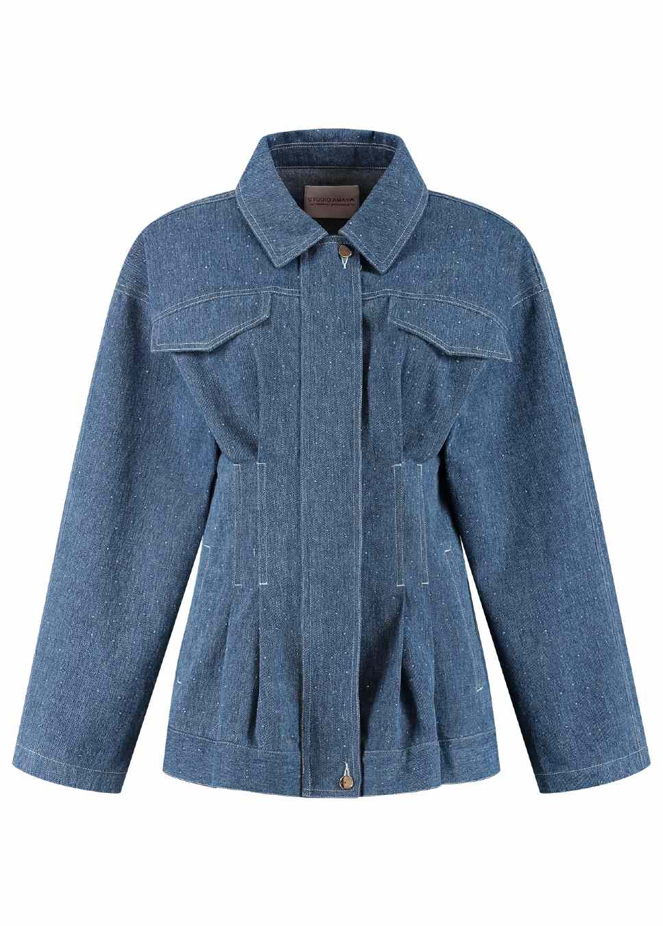 Product foto van de studio amaya jack jasje denim getailleerd blauw van kleur