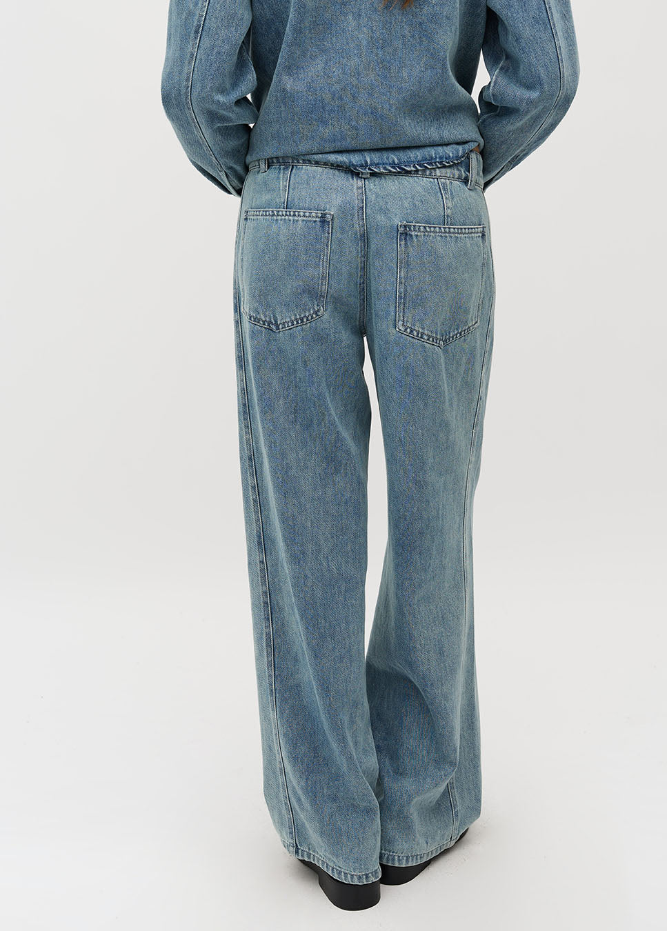 mbyM Katyn-M jeans wide-leg blauw achterkant model