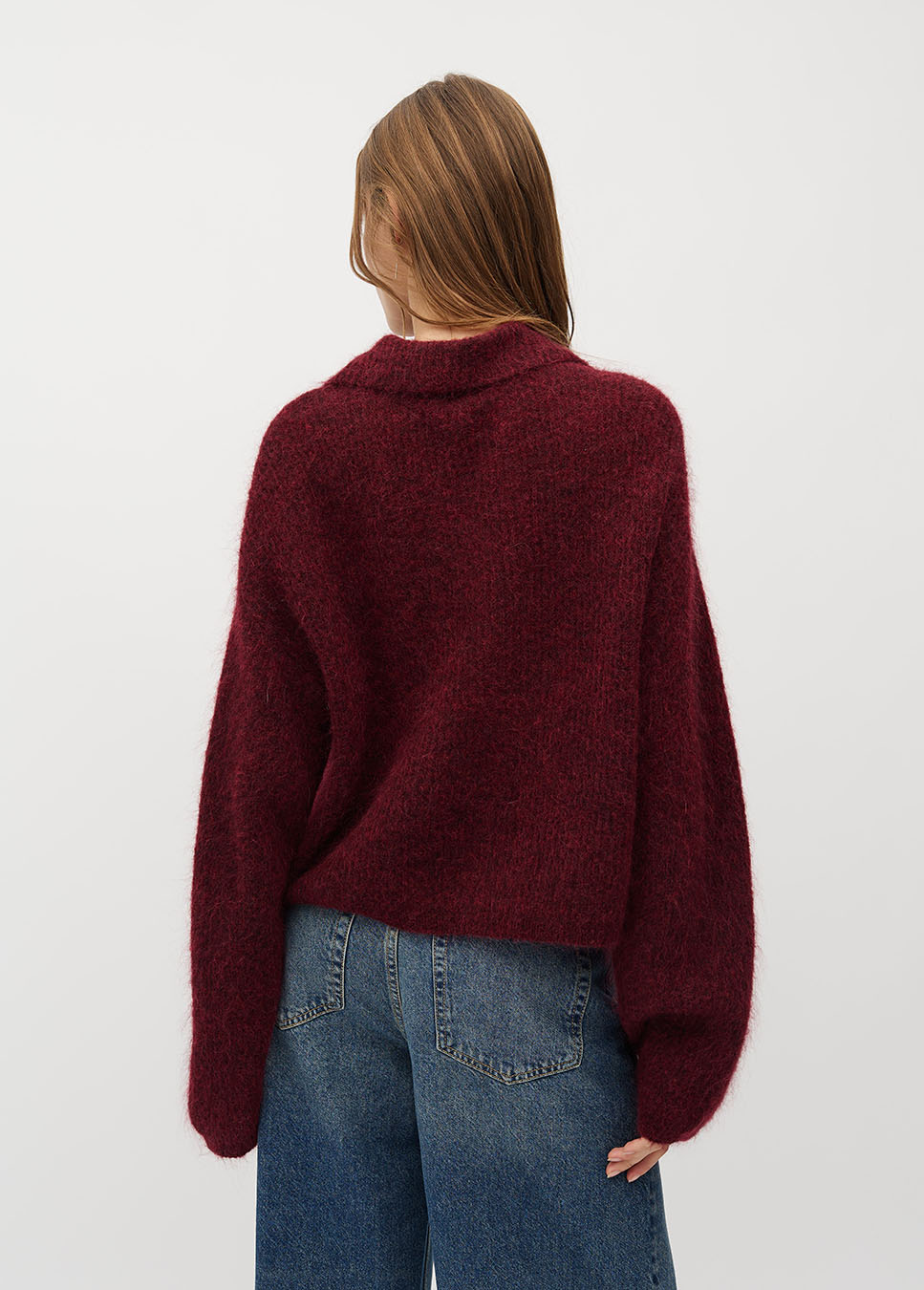 mbyM Larya-M vest gebreid knoopsluiting en kraag rood achterkant model