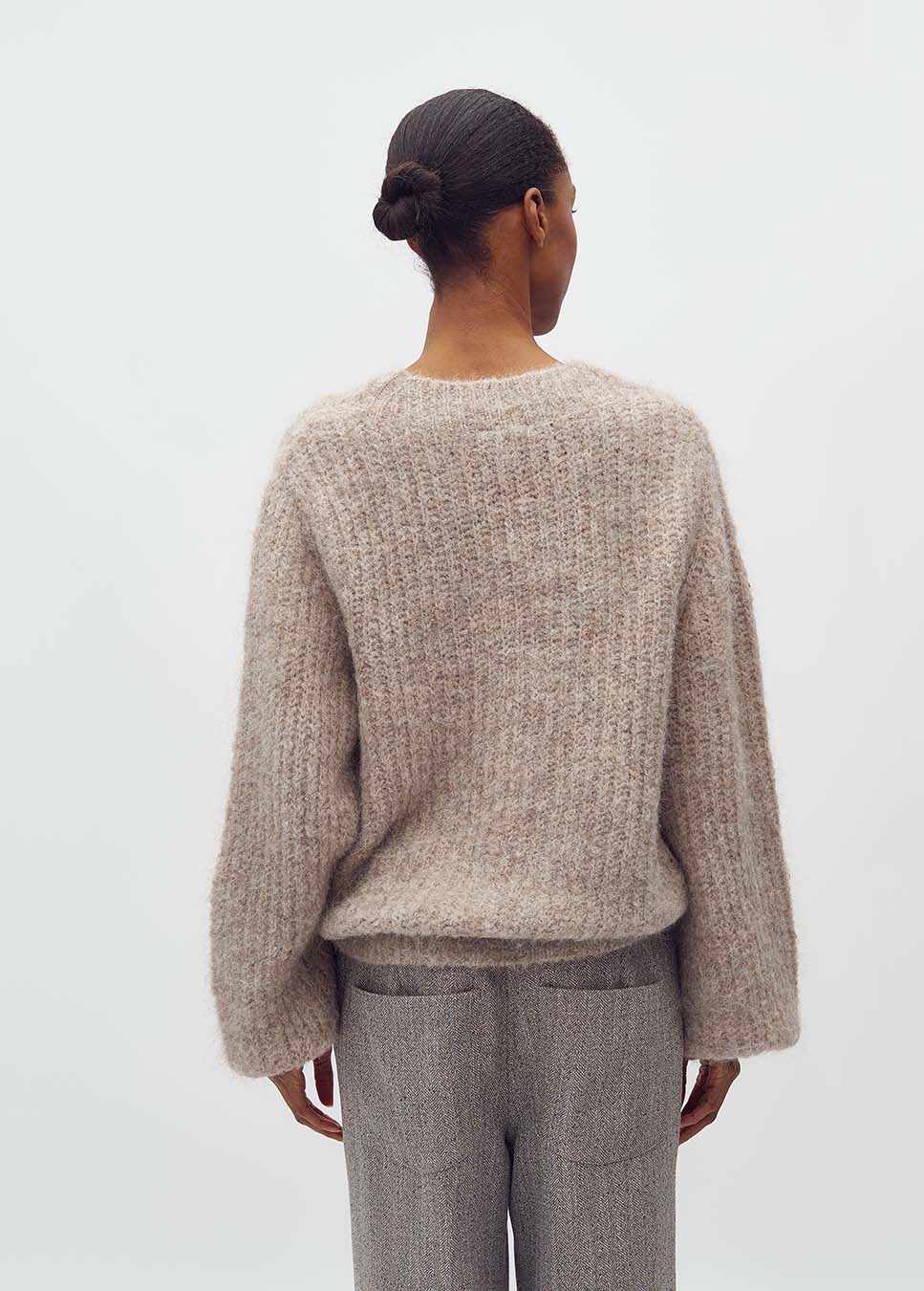 mbyM Molenda-M vest gebreid met knopen wol beige achterkant model