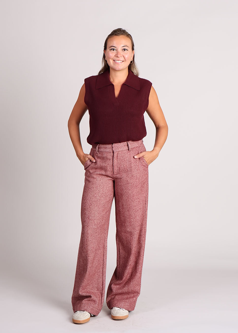 mbyM Tarrina-M pantalon wolmix gemeleerd rood voorkant model rode spencer