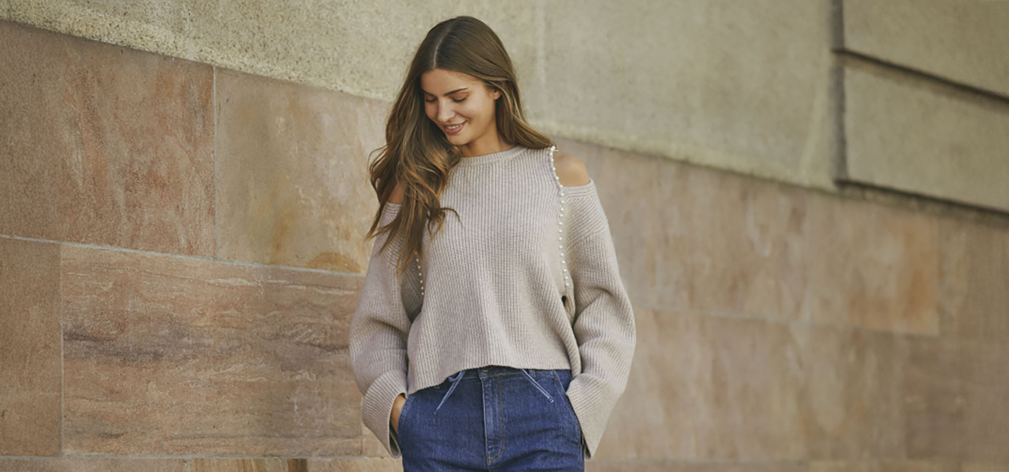 Ontdek de knitwear trends FW25/26 bij Boetiek Aniek: chunky sweaters, matching sets, kabel- & rib knits in warme kleuren.