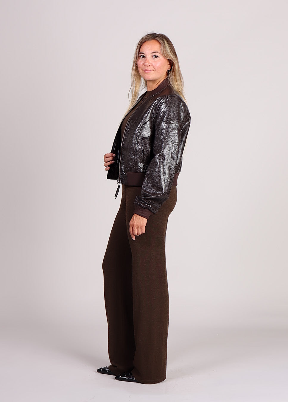 Co Couture BinaCC jacket vegan leather donkerbruin zijkant model