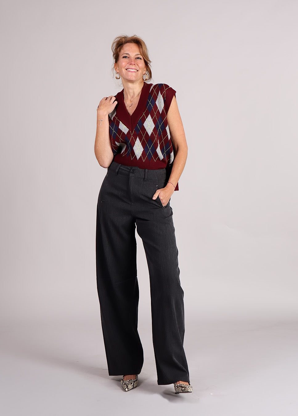 Co Couture RowCC Check Vest spencer rood voorkant model met barrell pants