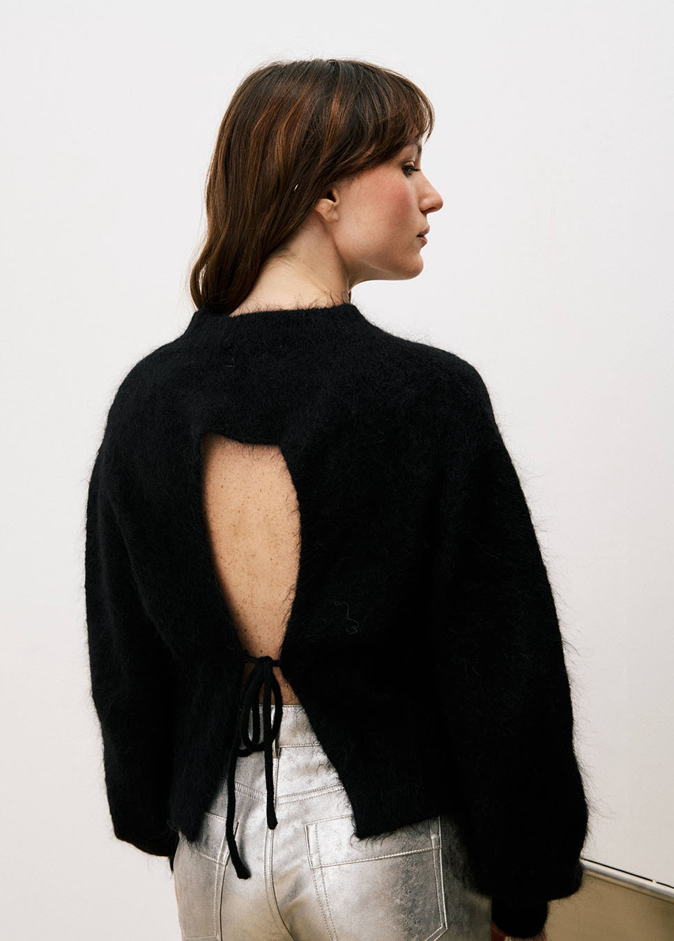 FRNCH Sledge trui met open rug wol gebreid zwart achterkant model