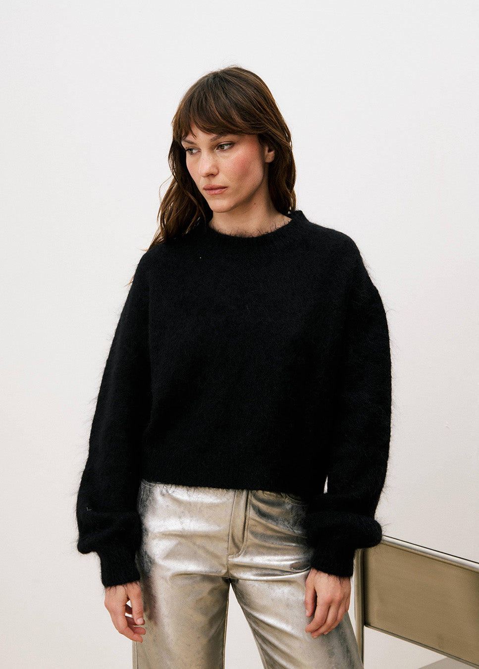 FRNCH Sledge trui met open rug wol gebreid zwart voorkant model