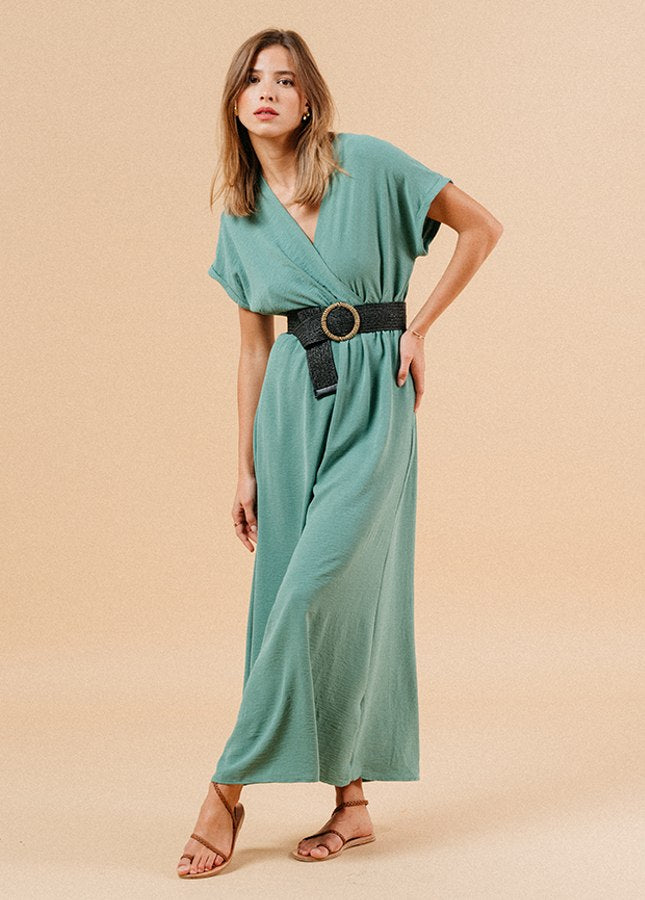 Mooie groene Maxi-jurk van het merk Grace & Mila. De V-hals maxi-jurk met overslag heeft korte wijde omgeslagen mouwen. De maxi-jurk heeft een elastische taille met (afneembare) strikceintuur die je figuur benadrukt. Shop de nieuwe collectie jurken, maxi-jurken, groene zomerjurken bij online dameskleding Boetiek Aniek.