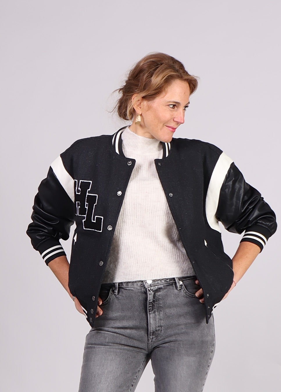Haute L’Amitié HL mix bomber jas baseball zwart voorkant model