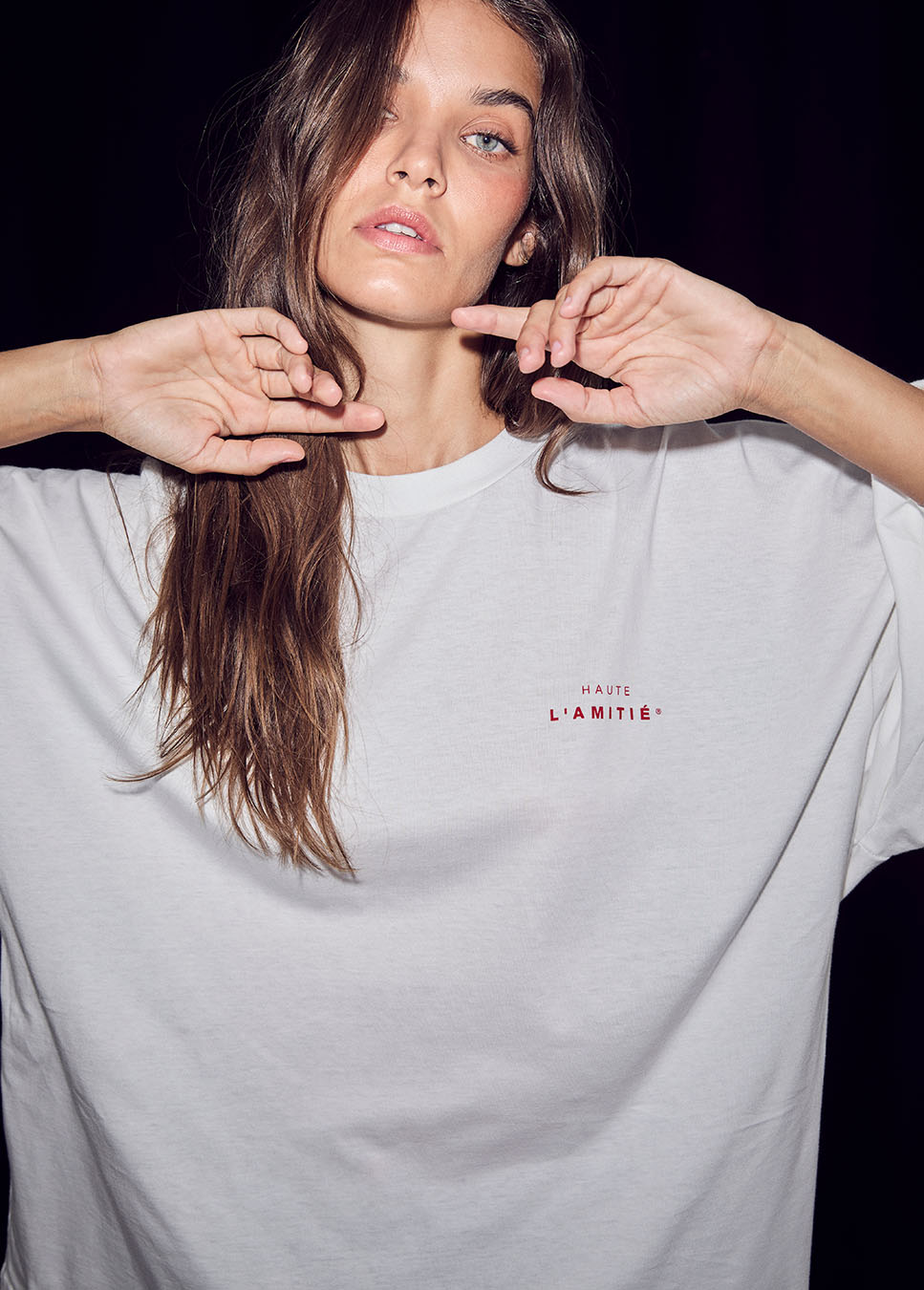 Haute L’Amitié Studio LS Print trui creme voorkant model