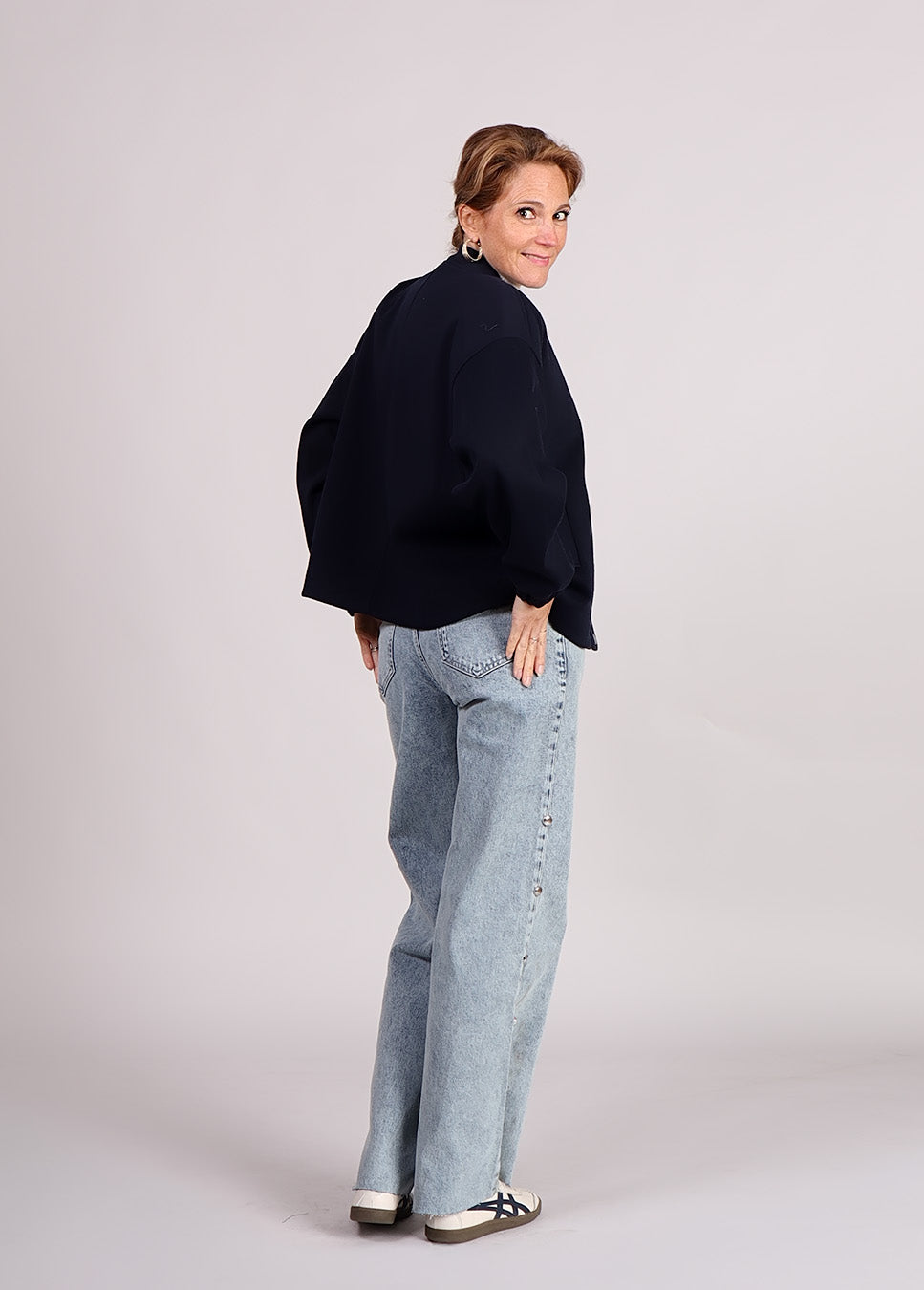 mbyM Bamina-M bomber jasje knopen donker blauw achterkant model