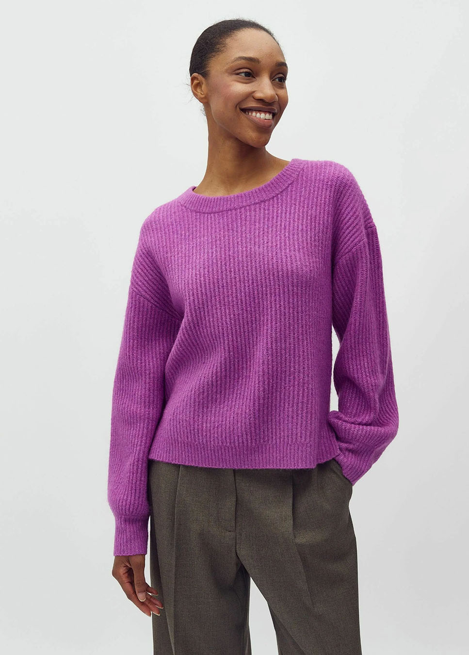 mbyM Servin-M trui gebreid wol roze voorkant model