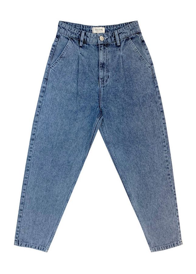 Deze blauwe&nbsp;jeans 3000 is een vernieuwde baggy jeans met een hoge taille en zijzakken aan de voorkant. De blauwe paperbag jeans is gemaakt van 100% katoen. Draag de jeans met casual effect met een ingestopte top met een riem in de taille, of een oversized shirt en een paar hakken, voor een casual chique look. 