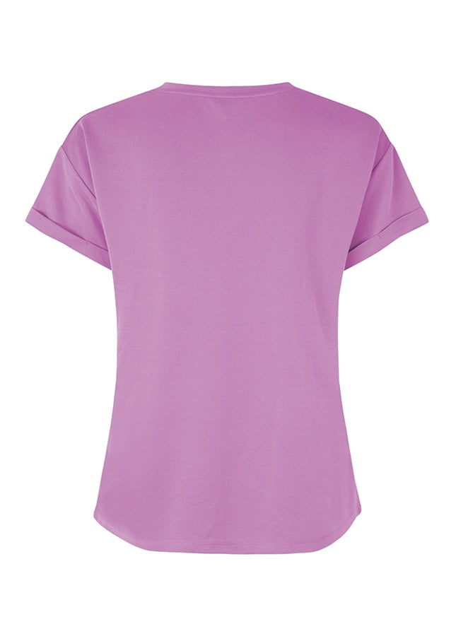 Violet T-Shirt Amana I DWij zijn fan van de basics van mbyM. Zoals dit mooie violet T-shirt Amana met omgeslagen mouwen. Het roze Amana shirt gemaakt van heerlijk zachte duurzame stof heeft een ronde hals en valt losjes. Shop de nieuwe collectie dames T-shirts, basic shirts, mbyM T-shirts in verschillende kleuren.